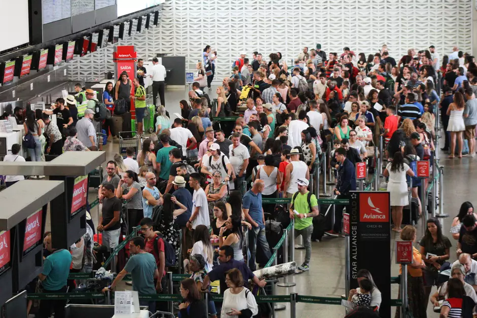 Migração no Brasil: SP perde população e SC lidera crescimento